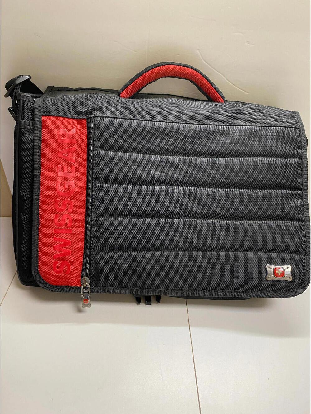 SwissGear Shoulder Messenger Bag Padded Computer